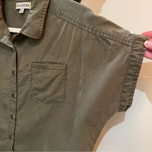 Super comfy CAMP SHIRT!!🏕️ - Picture 3 of 7